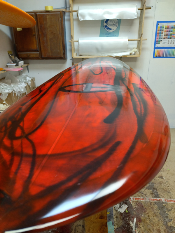 Réparation de planche de surf dans l'atelier Atlantic Dream à Seignosse